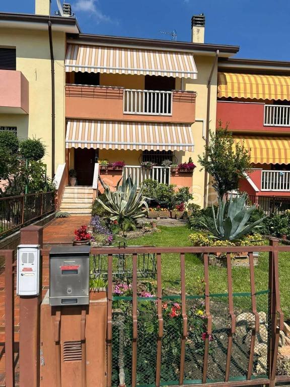 appartamento in vendita a Bonavigo in zona Orti