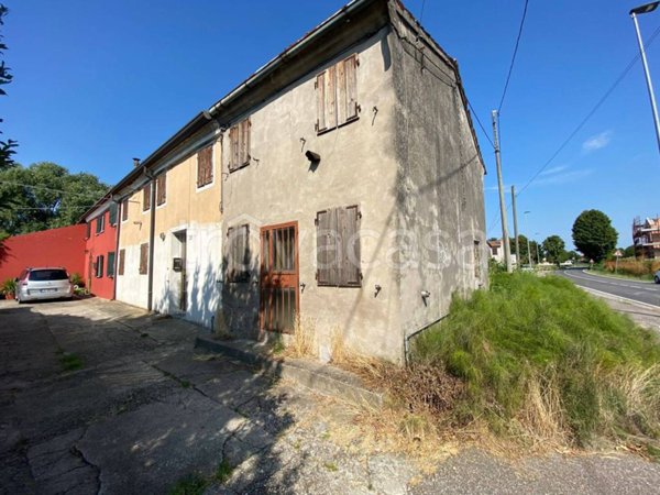 casa indipendente in vendita a Bonavigo