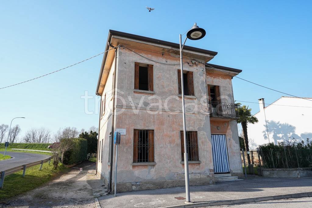 casa indipendente in vendita a Bonavigo