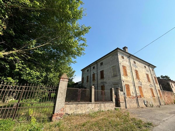 casa indipendente in vendita a Bonavigo