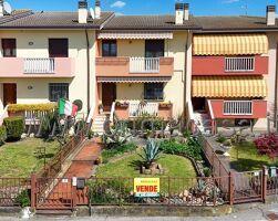casa indipendente in vendita a Bonavigo in zona Orti