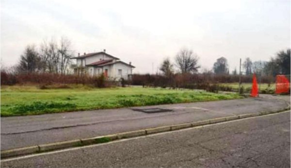 terreno edificabile in vendita a Bonavigo in zona Orti