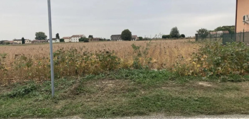 terreno edificabile in vendita a Bonavigo
