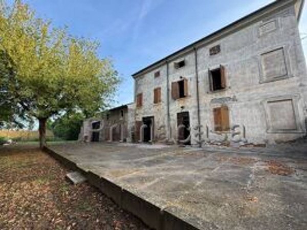 casa indipendente in vendita a Bonavigo in zona Orti