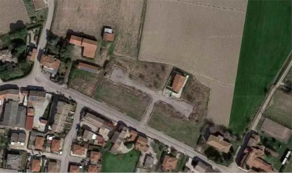 terreno edificabile in vendita a Bonavigo