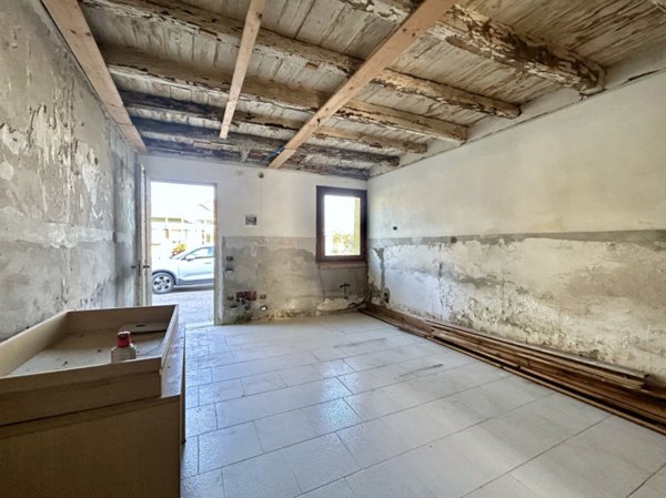 casa semindipendente in vendita a Bonavigo in zona Orti