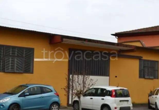 locale commerciale in vendita a Bonavigo in zona Orti
