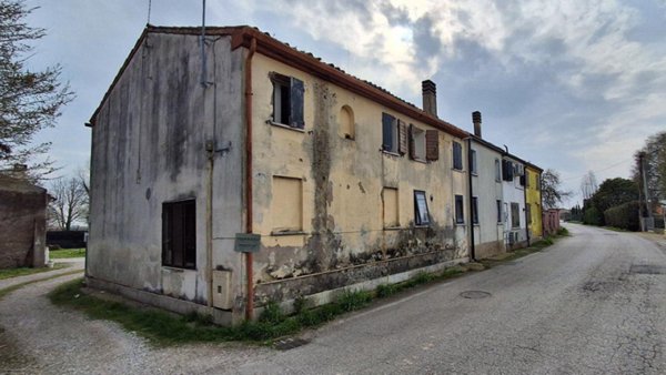 casa indipendente in vendita a Bonavigo in zona Orti