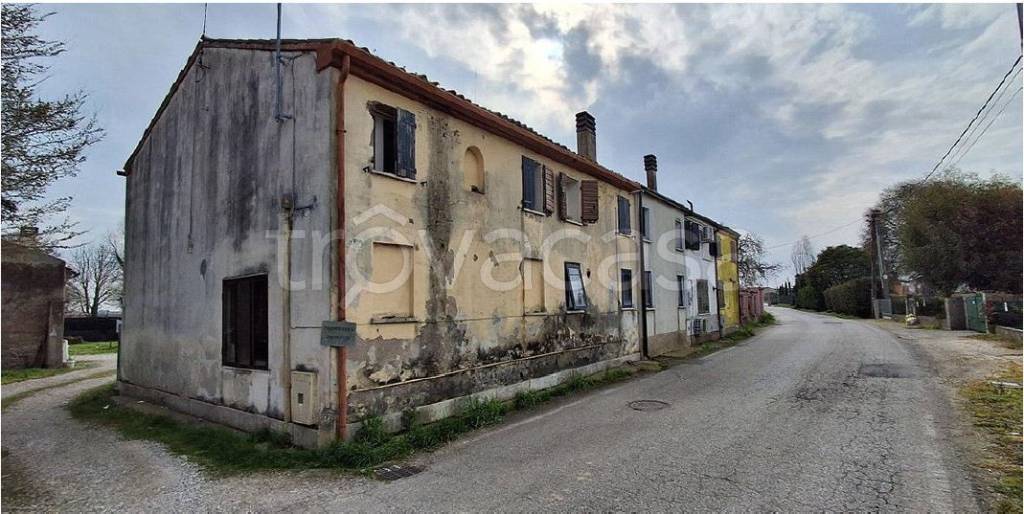 casa indipendente in vendita a Bonavigo in zona Orti