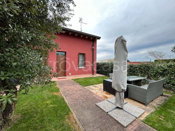 casa indipendente in vendita a Boschi Sant'Anna