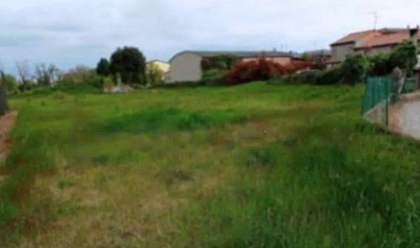 terreno edificabile in vendita a Boschi Sant'Anna
