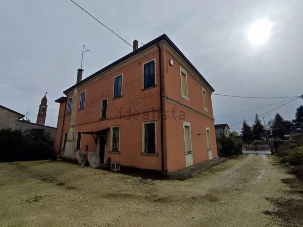 casa indipendente in vendita a Boschi Sant'Anna