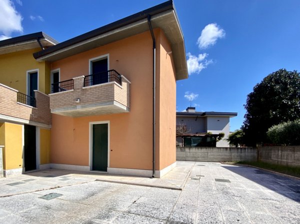 casa semindipendente in vendita a Boschi Sant'Anna