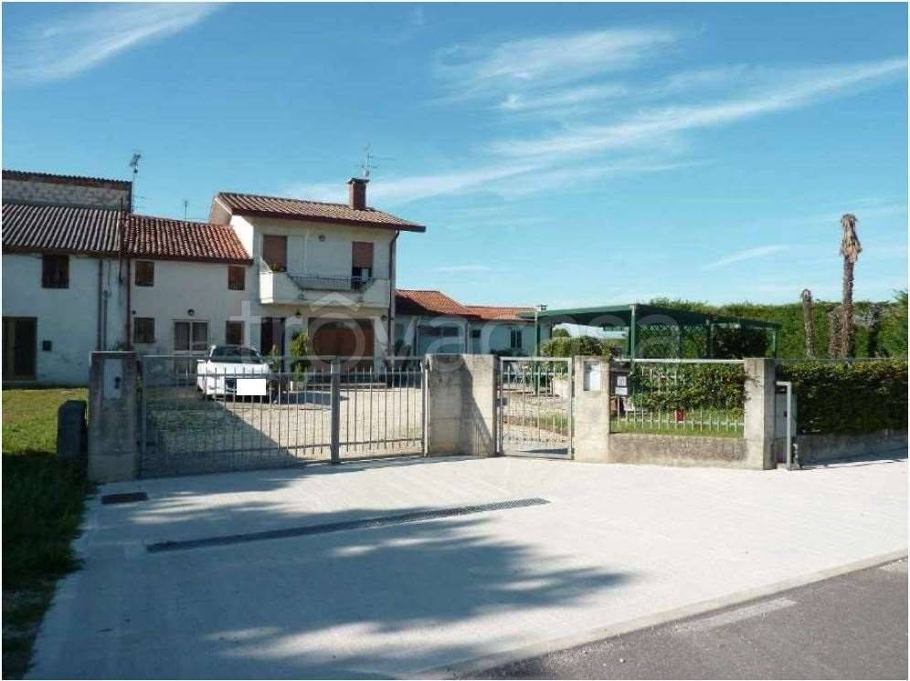 casa indipendente in vendita a Boschi Sant'Anna