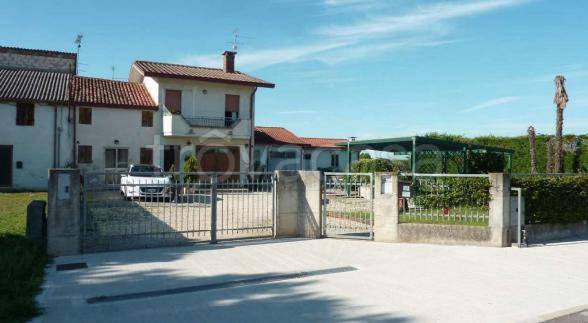 casa indipendente in vendita a Boschi Sant'Anna