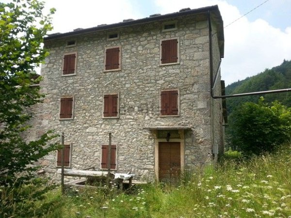 appartamento in vendita a Bosco Chiesanuova in zona Prati