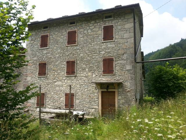 appartamento in vendita a Bosco Chiesanuova in zona Prati