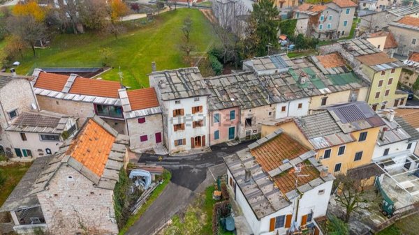 casale in vendita a Bosco Chiesanuova in zona Corbiolo