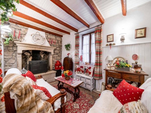 casa indipendente in vendita a Bosco Chiesanuova in zona Corbiolo