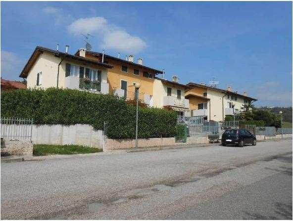 appartamento in vendita a Bosco Chiesanuova in zona Lughezzano-Arzerè