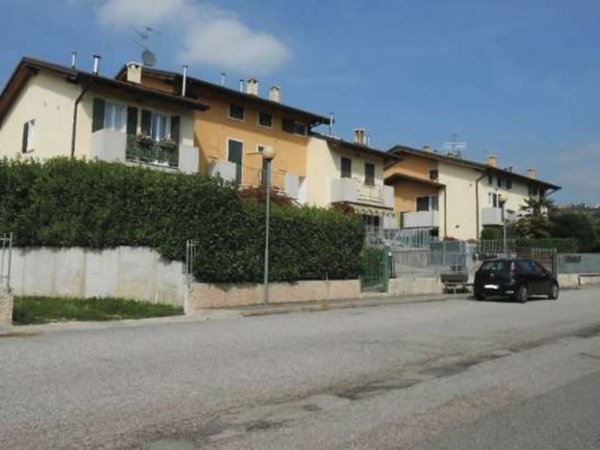 appartamento in vendita a Bosco Chiesanuova in zona Lughezzano-Arzerè
