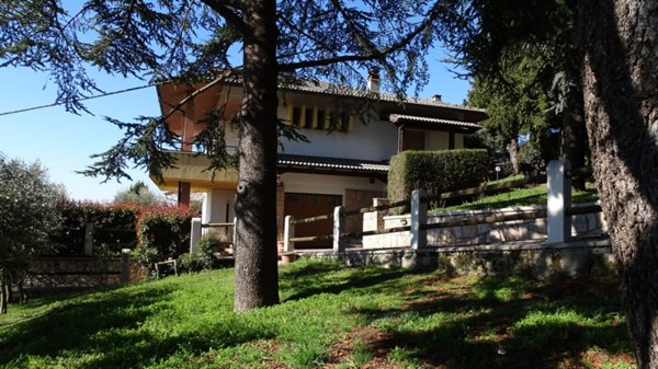 casa indipendente in vendita a Bosco Chiesanuova in zona Corbiolo