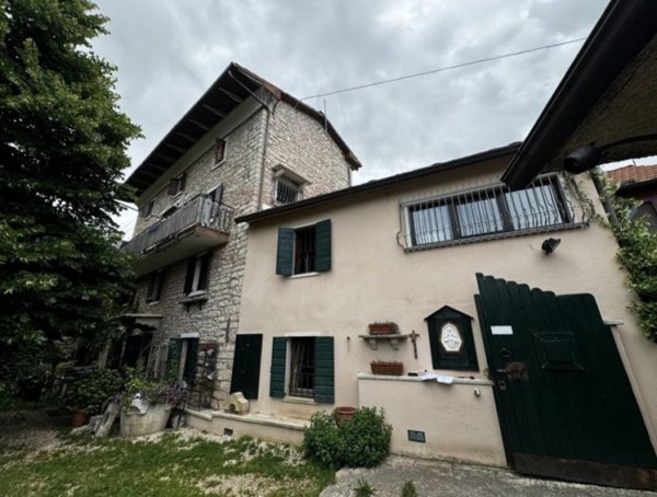casa indipendente in vendita a Bosco Chiesanuova