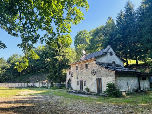 casa indipendente in vendita a Bosco Chiesanuova