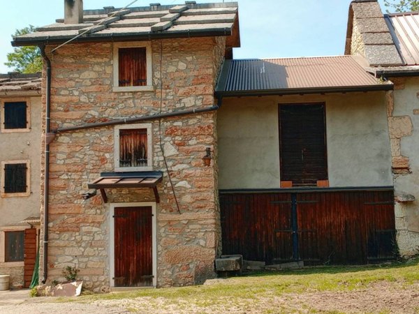 casa indipendente in vendita a Bosco Chiesanuova