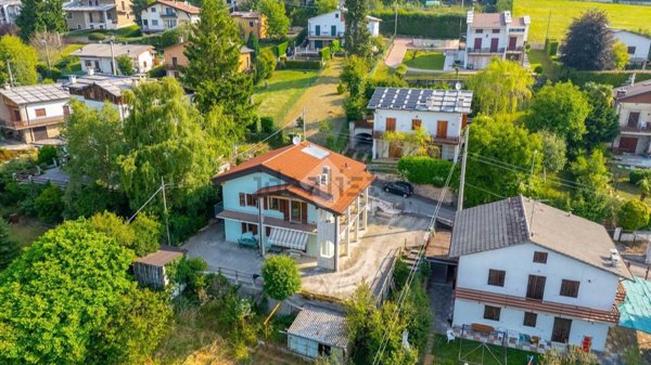 casa indipendente in vendita a Bosco Chiesanuova in zona Corbiolo