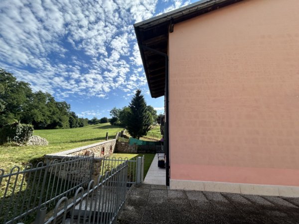 appartamento in vendita a Bosco Chiesanuova in zona Lughezzano-Arzerè