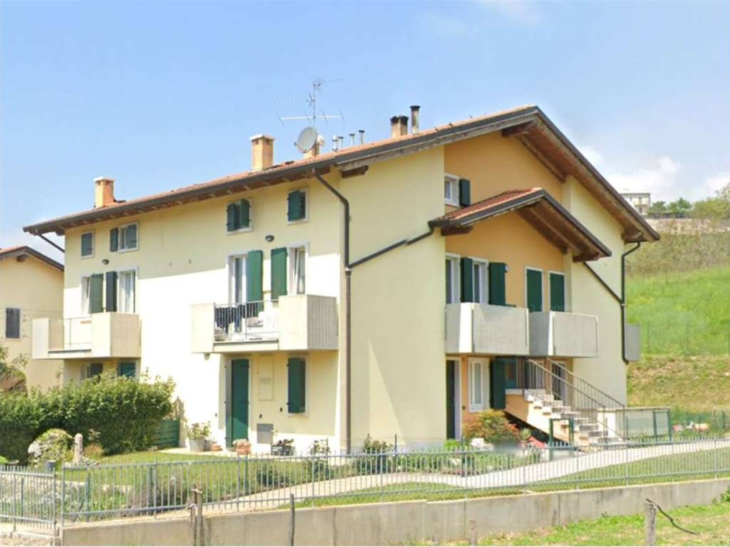 appartamento in vendita a Bosco Chiesanuova in zona Lughezzano-Arzerè