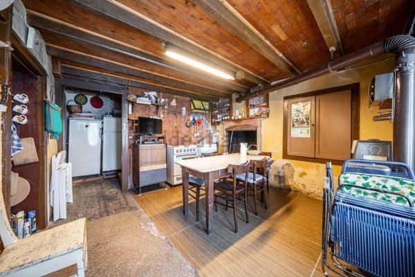 casale in vendita a Bosco Chiesanuova in zona Prati