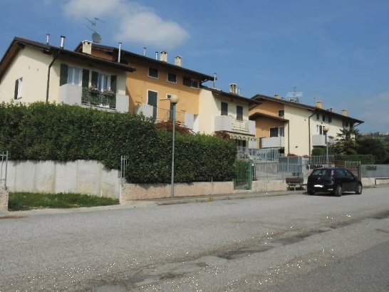 appartamento in vendita a Bosco Chiesanuova in zona Lughezzano-Arzerè