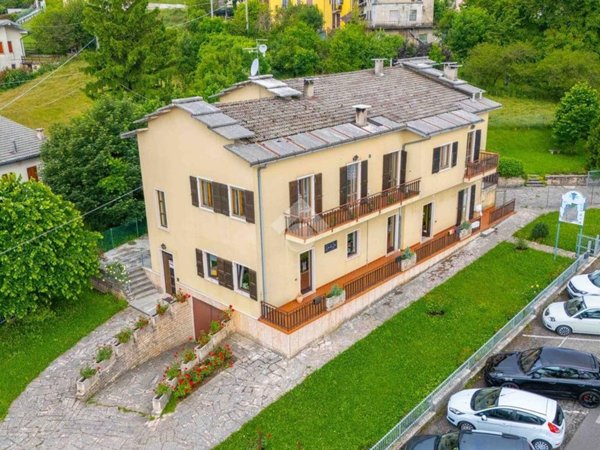 appartamento in vendita a Bosco Chiesanuova in zona Corbiolo