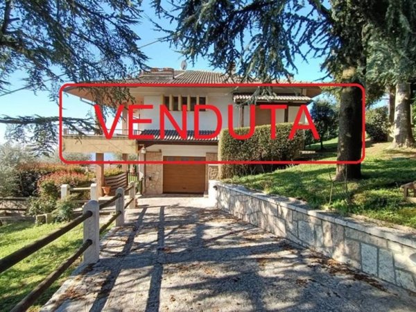 casa indipendente in vendita a Bosco Chiesanuova in zona Corbiolo