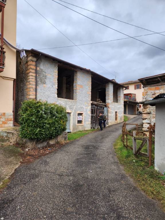 casa indipendente in vendita a Bosco Chiesanuova