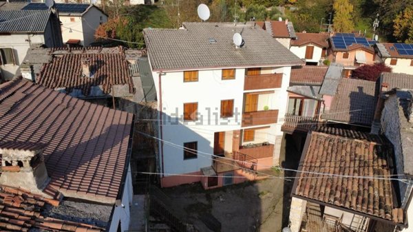 esavano in vendita a Bosco Chiesanuova