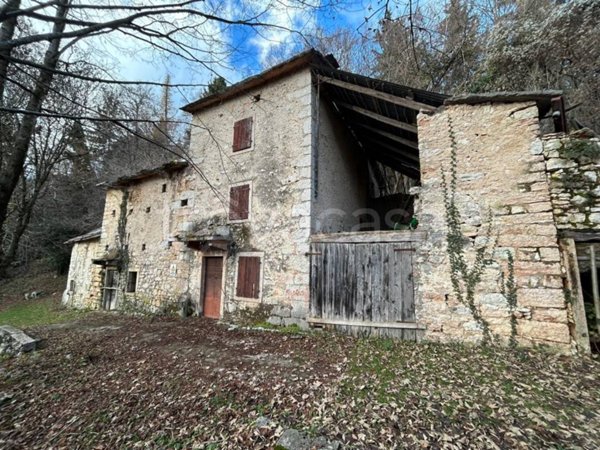 casa indipendente in vendita a Bosco Chiesanuova