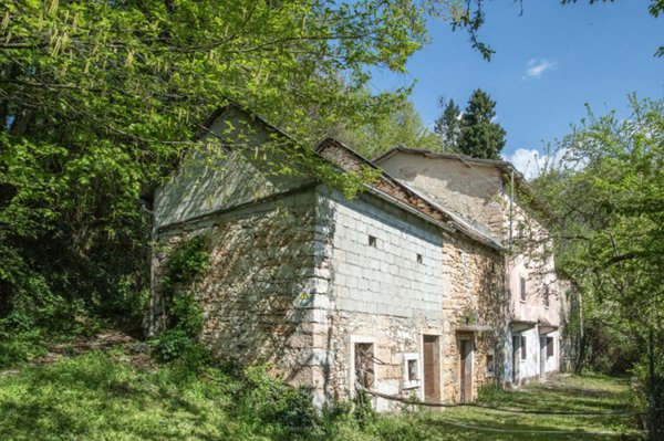 casale in vendita a Bosco Chiesanuova in zona Corbiolo