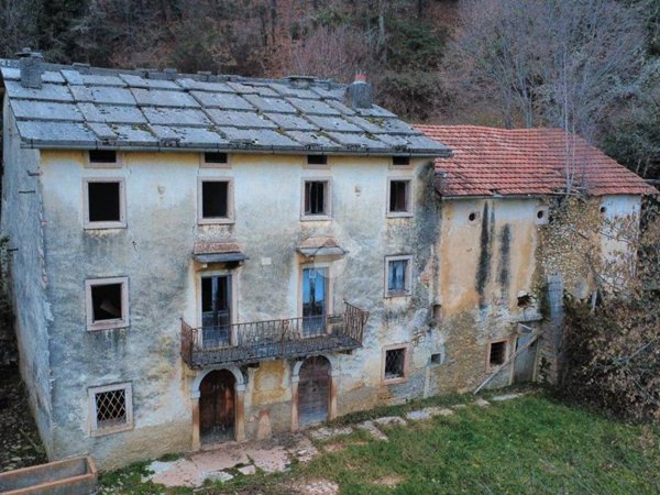 casale in vendita a Bosco Chiesanuova