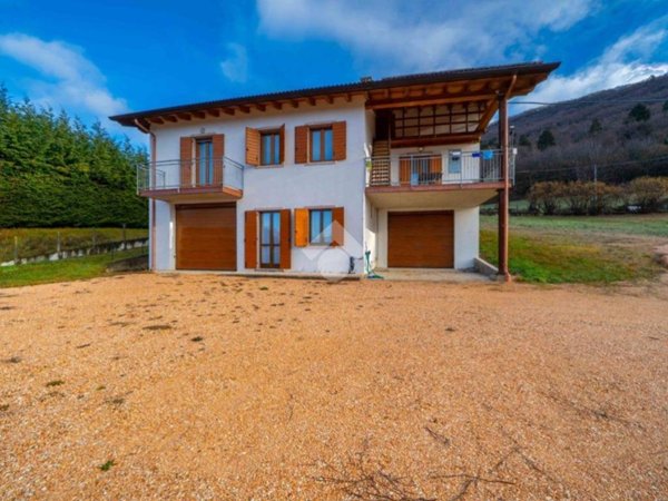 casa indipendente in vendita a Bosco Chiesanuova