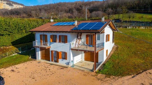 casa indipendente in vendita a Bosco Chiesanuova