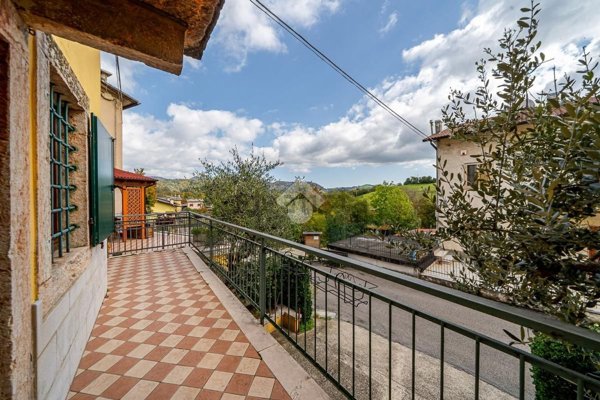 quadrivano in vendita a Bosco Chiesanuova in zona Corbiolo