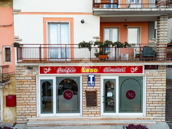 negozio in vendita a Bosco Chiesanuova in zona Valdiporro