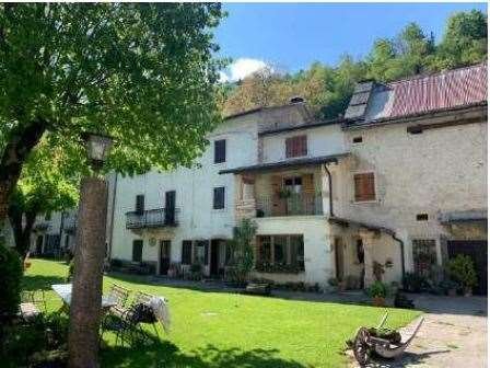 casa indipendente in vendita a Bosco Chiesanuova in zona Valdiporro