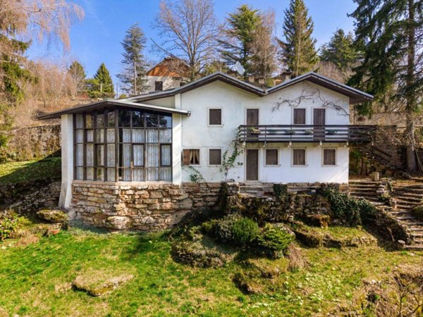 casa indipendente in vendita a Bosco Chiesanuova in zona Valdiporro