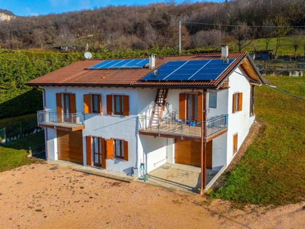 casa indipendente in vendita a Bosco Chiesanuova