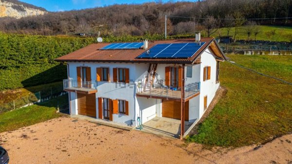 casa indipendente in vendita a Bosco Chiesanuova