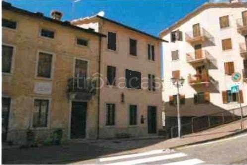 casa indipendente in vendita a Bosco Chiesanuova in zona Bosco Chiesanuova